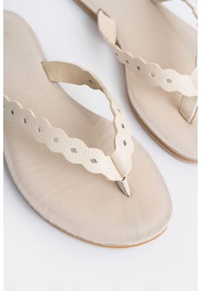 Sandalia Plana Bali De Cuero Para Mujer Combinación De Materiales Sandalia Plana Bali De Cuero Para Mujer Combinación De Materiales Beige 39 Vélez