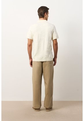 Camisa Manga Corta Tejida Para Hombre Ikal Camisa Manga Corta Tejida Para Hombre Ikal Crema XXL VÉLEZ