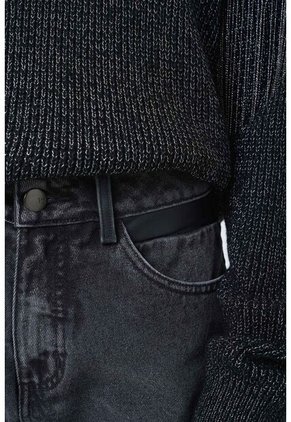 Jean Vega En Black Denim Para Mujer Detalle Cuero Jean Vega En Black Denim Para Mujer Detalle Cuero Negro 12 VÉLEZ