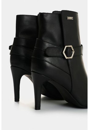 Botines Calix De Cuero Para Mujer Silueta Office Botines Calix De Cuero Para Mujer Silueta Office Negro 34 VÉLEZ