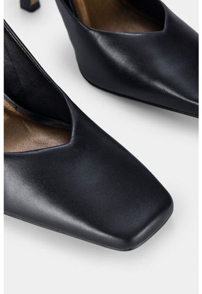 Tacones Cerrados Baltimore De Cuero Para Mujer Punta Cuadrada Tacones Cerrados Baltimore De Cuero Para Mujer Punta Cuadrada Negro 36 Vélez