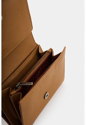 Billetera De Cuero Para Mujer Tessa Billetera De Cuero Para Mujer Tessa Miel VÉLEZ