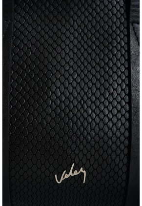 Bandolera Nectaria En Cuero Grabado Para Mujer Bandolera Nectaria En Cuero Grabado Para Mujer Negro VÉLEZ