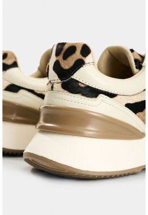 Tenis De Cuero Pelo Con Animal Print Para Mujer Elios Tenis De Cuero Pelo Con Animal Print Para Mujer Elios Arena 37 VÉLEZ