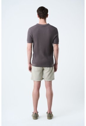 Bermuda Marfil En Lino Para Hombre Silueta Amplia Bermuda Marfil En Lino Para Hombre Silueta Amplia Arena 32 VÉLEZ