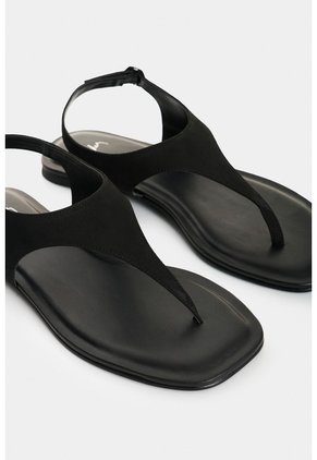 Sandalia Plana En Cuero Para Mujer Cienaga Sandalia Plana En Cuero Para Mujer Cienaga Negro 36 VÉLEZ