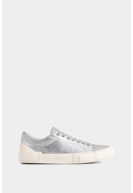 Tenis Torino 2.0 De Cuero Para Hombre Detalle Laminado Tenis Torino 2.0 De Cuero Para Hombre Detalle Laminado Plata 45 VÉLEZ