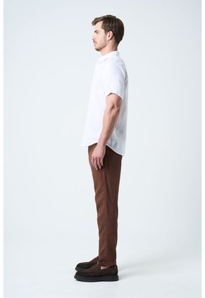 Pantalón Aron En Lino Para Hombre Ribete Cuero Pantalón Aron En Lino Para Hombre Ribete Cuero Tabaco 32 VÉLEZ