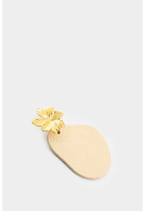 Arete Flor Metalizada De Cuero Para Mujer Lumia Arete Flor Metalizada De Cuero Para Mujer Lumia Dorado VÉLEZ