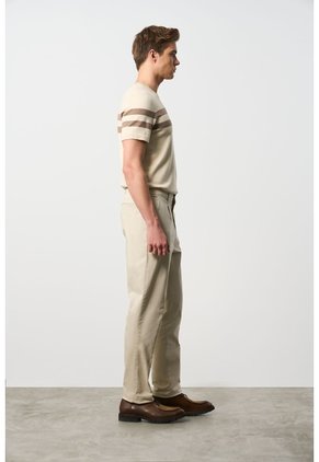 Pantalón Apis En Drill Para Hombre Silueta Baggy Pantalón Apis En Drill Para Hombre Silueta Baggy Beige 36 VÉLEZ