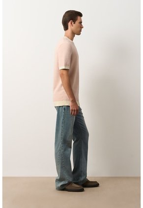 Camiseta Tejida Para Hombre Lascar Camiseta Tejida Para Hombre Lascar Rosado L VÉLEZ