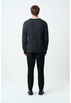 Sweater Selva Tejido Para Hombre Cuello Bandeja Sweater Selva Tejido Para Hombre Cuello Bandeja Negro XXL VÉLEZ