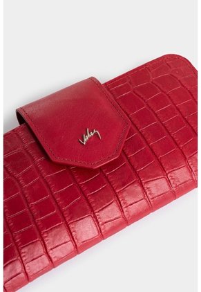 Billetera Porta Chequera Extravaganza De Cuero Para Mujer Grabado Billetera Porta Chequera Extravaganza De Cuero Para Mujer Grabado Rojo VÉLEZ