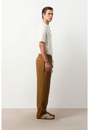 Pantalón Relaxed Fit Para Hombre Elon Pantalón Relaxed Fit Para Hombre Elon Cafe 36 VÉLEZ