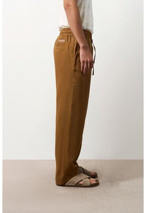 Pantalón Relaxed Fit Para Hombre Elon Pantalón Relaxed Fit Para Hombre Elon Cafe 36 VÉLEZ