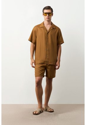 Camisa Manga Corta En Lino Para Hombre Málaga Camisa Manga Corta En Lino Para Hombre Málaga Cafe S VÉLEZ