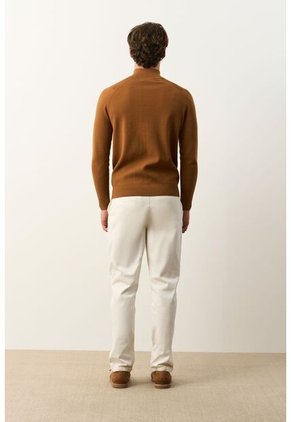 Sweater Misuri Tejido Para Hombre Cuello Alto Sweater Misuri Tejido Para Hombre Cuello Alto Tabaco L VÉLEZ