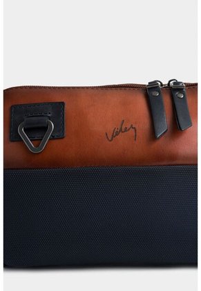 Riñonera Kanvas 2 De Cuero Para Hombre Contraste De Color Riñonera Kanvas 2 De Cuero Para Hombre Contraste De Color Brandy VÉLEZ