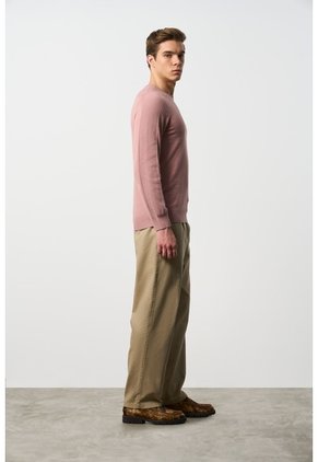 Sweater Tejido En Algodón Para Hombre Manga Ranglan Sweater Tejido En Algodón Para Hombre Manga Ranglan Rosado M VÉLEZ