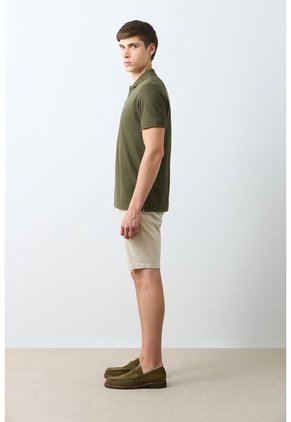 Polo Para Hombre Semi Fit Detalle Jacquard Polo Para Hombre Semi Fit Detalle Jacquard Verde Oliva L VÉLEZ