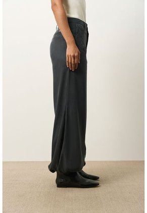 Pantalón Bota Englobada De Tejido Plano Para Mujer Arizona Pantalón Bota Englobada De Tejido Plano Para Mujer Arizona Negro 10 VÉLEZ