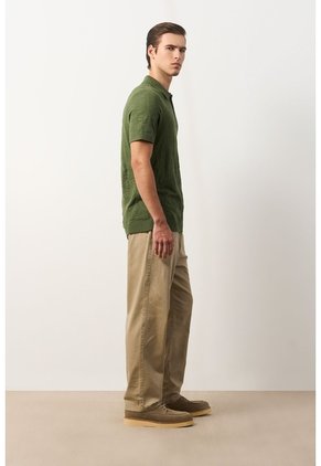 Polo Manga Corta Tejida Para Hombre Anam Polo Manga Corta Tejida Para Hombre Anam Verde Oliva M VÉLEZ