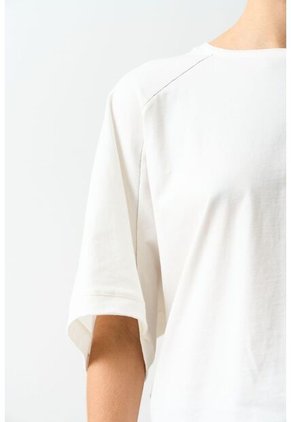 Camiseta Soren Para Mujer Tejida Camiseta Soren Para Mujer Tejida Crema L VÉLEZ