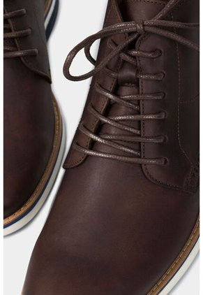 Botas Casual Play De Cuero Para Hombre Efecto Envejecido Cafe Botas Casual Play De Cuero Para Hombre Efecto Envejecido Cafe 45 VÉLEZ