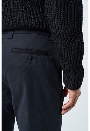 Pantalón Chad Para Hombre Acabado Soft Pantalón Chad Para Hombre Acabado Soft Negro 30 VÉLEZ