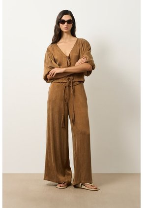 Camisa Kusa Con Efecto Satinado Para Mujer Camisa Kusa Con Efecto Satinado Para Mujer Miel XL VÉLEZ
