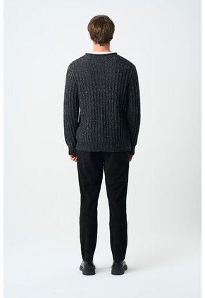 Sweater Selva Tejido Para Hombre Cuello Bandeja Sweater Selva Tejido Para Hombre Cuello Bandeja Negro L VÉLEZ