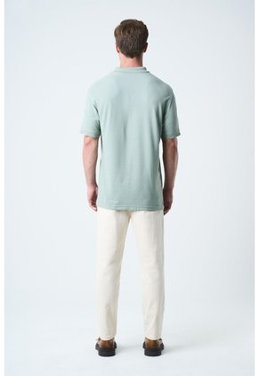 Polo Para Hombre Semi Fit Detalle Jacquard Polo Para Hombre Semi Fit Detalle Jacquard Agua Marina XXL VÉLEZ