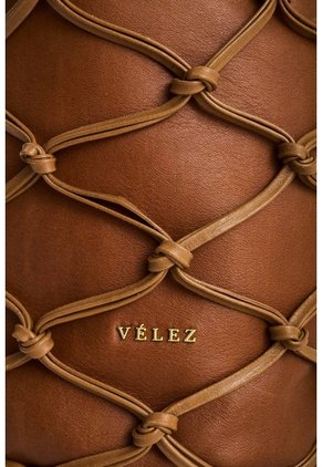 Morral En Cuero Con Tejido Sobrepuesto Para Mujer Lyra Knots Morral En Cuero Con Tejido Sobrepuesto Para Mujer Lyra Knots Miel VÉLEZ