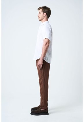 Pantalón Aron En Lino Para Hombre Ribete Cuero Pantalón Aron En Lino Para Hombre Ribete Cuero Tabaco 36 VÉLEZ