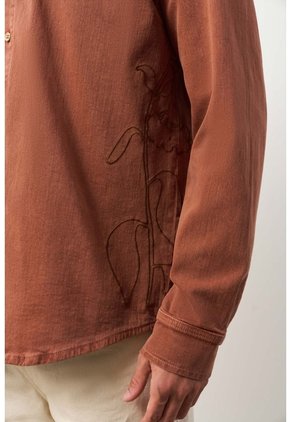 Sobrecamisa Manga Larga Para Hombre Isla Sobrecamisa Manga Larga Para Hombre Isla Tabaco L VÉLEZ