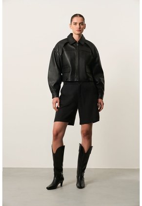 Chaqueta Boxy En Cuero Para Mujer Cayena Chaqueta Boxy En Cuero Para Mujer Cayena Negro XXL VÉLEZ