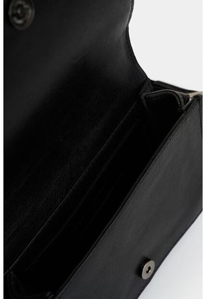 Manos Libres Mini Garniel De Cuero Para Hombre Croco Manos Libres Mini Garniel De Cuero Para Hombre Croco Negro VÉLEZ