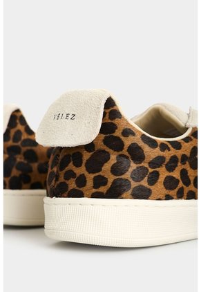 Tenis De Cuero Pelo Y Animal Print Para Mujer Flair Tenis De Cuero Pelo Y Animal Print Para Mujer Flair Arena 34 VÉLEZ