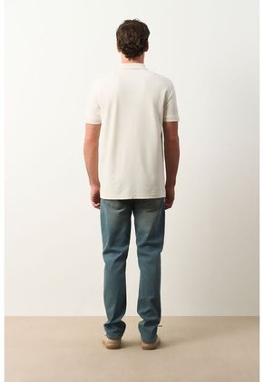 Polo Para Hombre Semi Fit Detalle Jacquard Polo Para Hombre Semi Fit Detalle Jacquard Crema M VÉLEZ