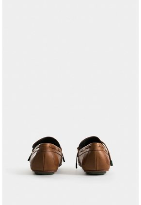 Mocasines Atacama De Cuero Para Hombre Capellada Con Acabado Tamponado Manual Mocasines Atacama De Cuero Para Hombre Capellada Con Acabado Tamponado Manual Miel 44 VÉLEZ