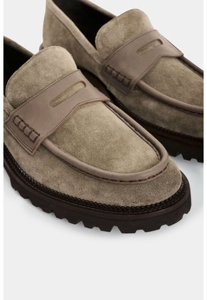 Mocasines En Cuero Para Hombre Tikal Mocasines En Cuero Para Hombre Tikal Tabaco 39 VÉLEZ