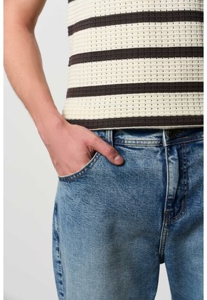 Jean Regular Fit Para Hombre Brisa Jean Regular Fit Para Hombre Brisa Azul Claro 38 VÉLEZ