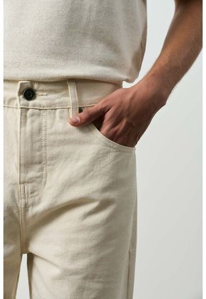 Jean Astu Para Hombre Relaxed Fit Jean Astu Para Hombre Relaxed Fit Kaky 30 VÉLEZ