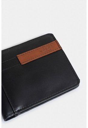 Billetera De Cuero Leather Contrastes Negro Billetera De Cuero Leather Contrastes Negro VÉLEZ