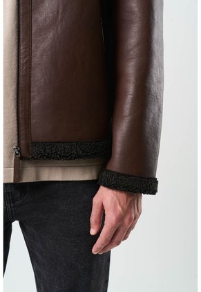 Chaqueta Atrani De Cuero Para Hombre Semi Ajustada Chaqueta Atrani De Cuero Para Hombre Semi Ajustada Cafe XXL VÉLEZ