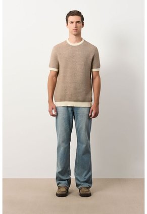 Camiseta Tejida Para Hombre Lascar Camiseta Tejida Para Hombre Lascar Miel XXL VÉLEZ