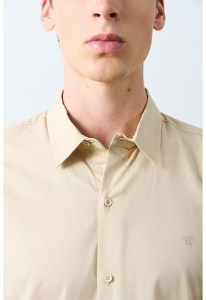 Camisa En Popelina Para Hombre Semifitted Camisa En Popelina Para Hombre Semifitted Arena L VÉLEZ