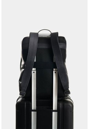 Morral Calgary De Cuero Para Hombre Silueta Slim Morral Calgary De Cuero Para Hombre Silueta Slim Negro VÉLEZ