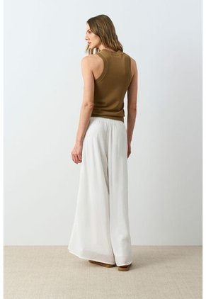 Pantalón Silueta Palazzo Para Mujer Gael Pantalón Silueta Palazzo Para Mujer Gael Crema 12 VÉLEZ