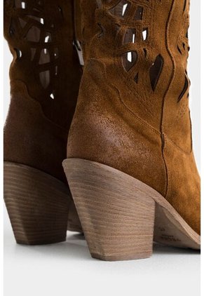 Botas Texanas Alisa De Cuero Para Mujer Detalles Perforados Botas Texanas Alisa De Cuero Para Mujer Detalles Perforados Miel 41 Vélez